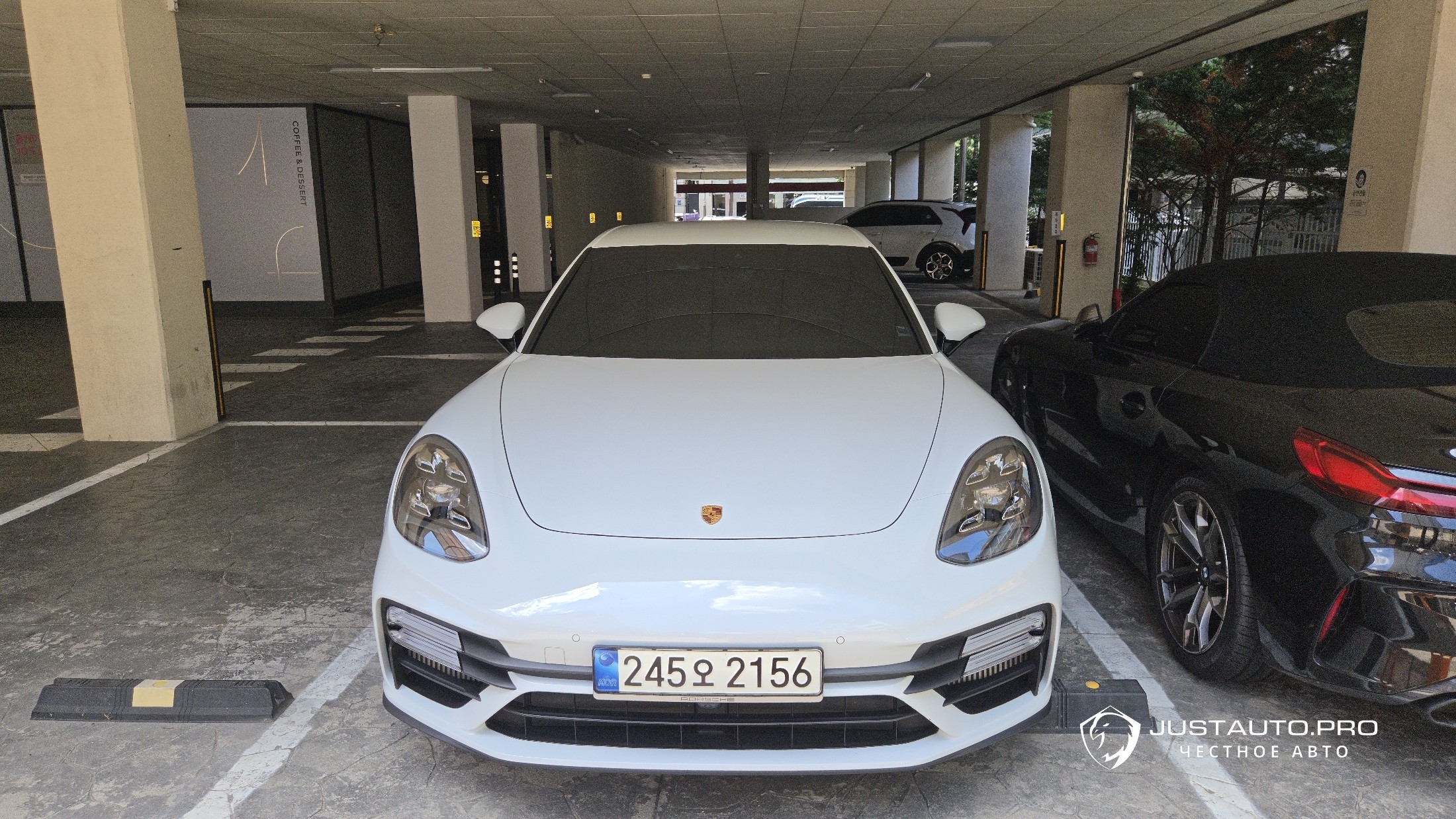 Автомобиль Porsche Panamera