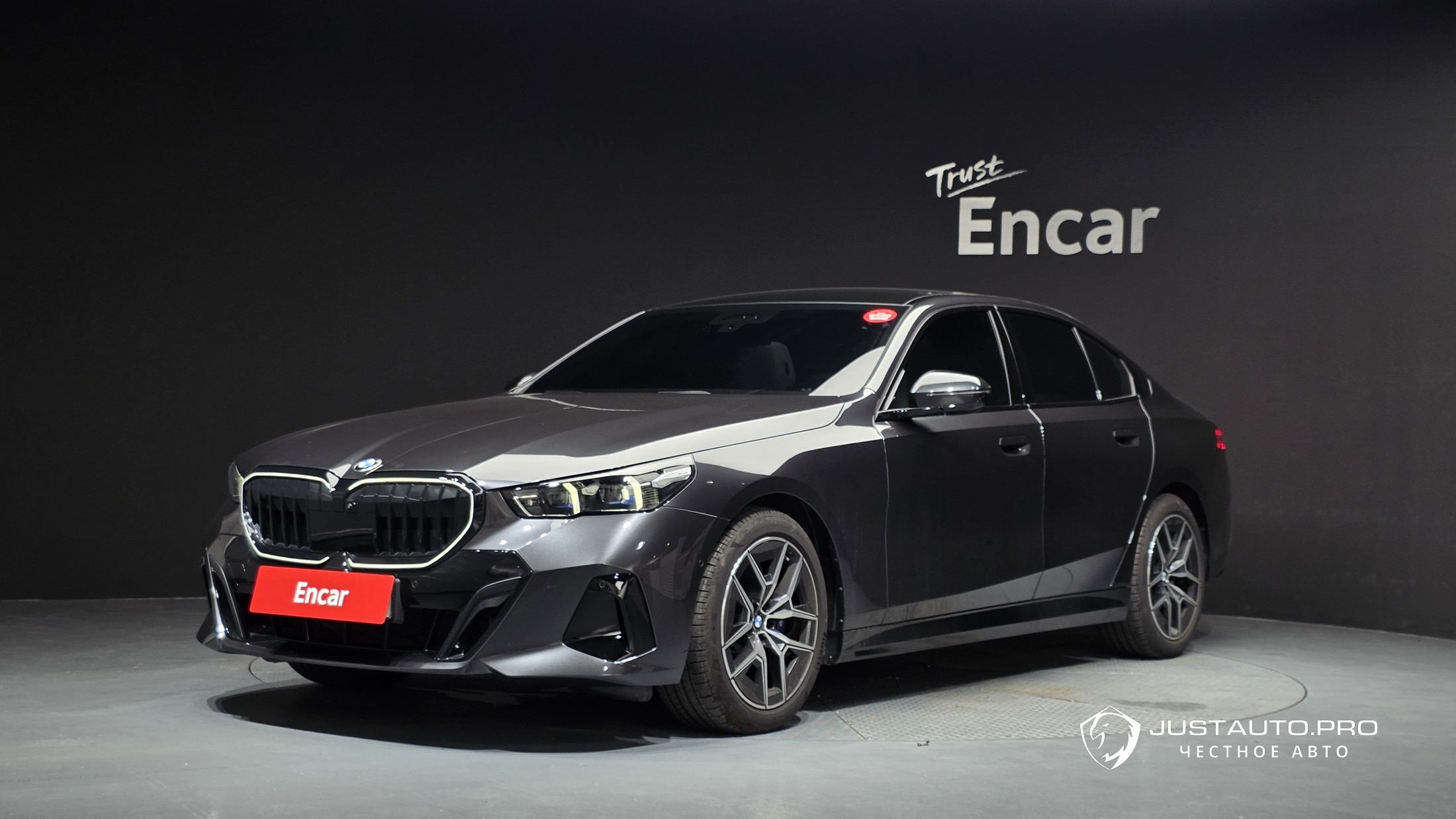 Автомобиль BMW 5-Series