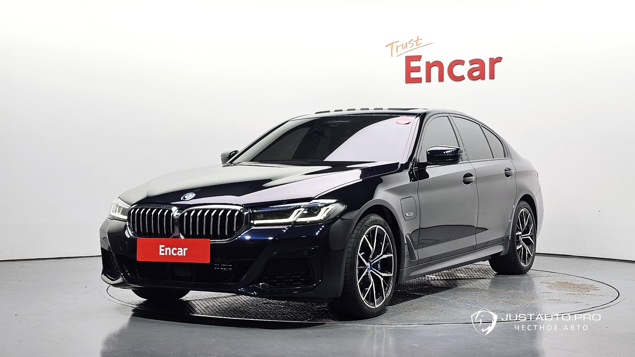 Автомобиль BMW 5-Series