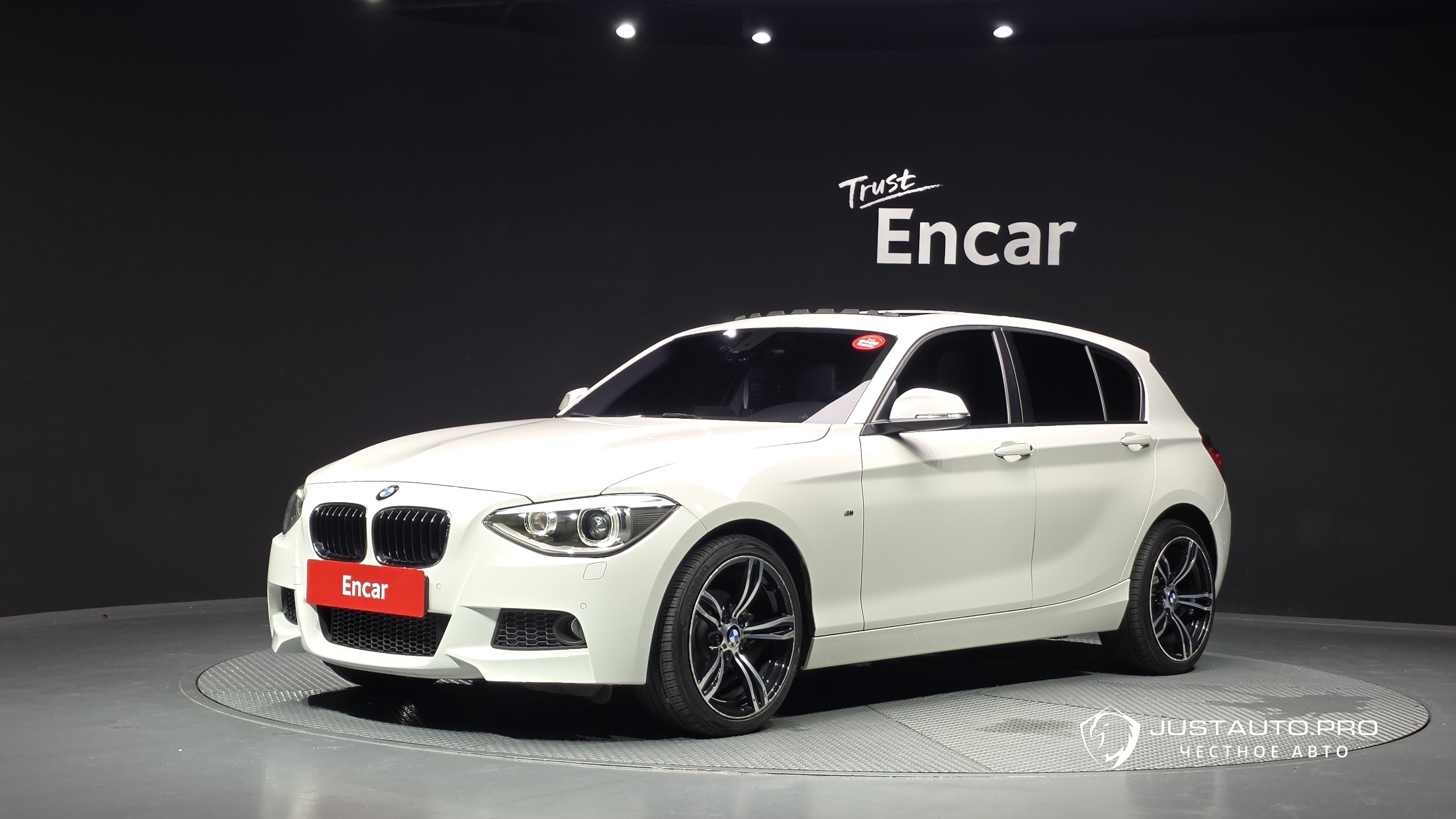Автомобиль BMW 1-Series