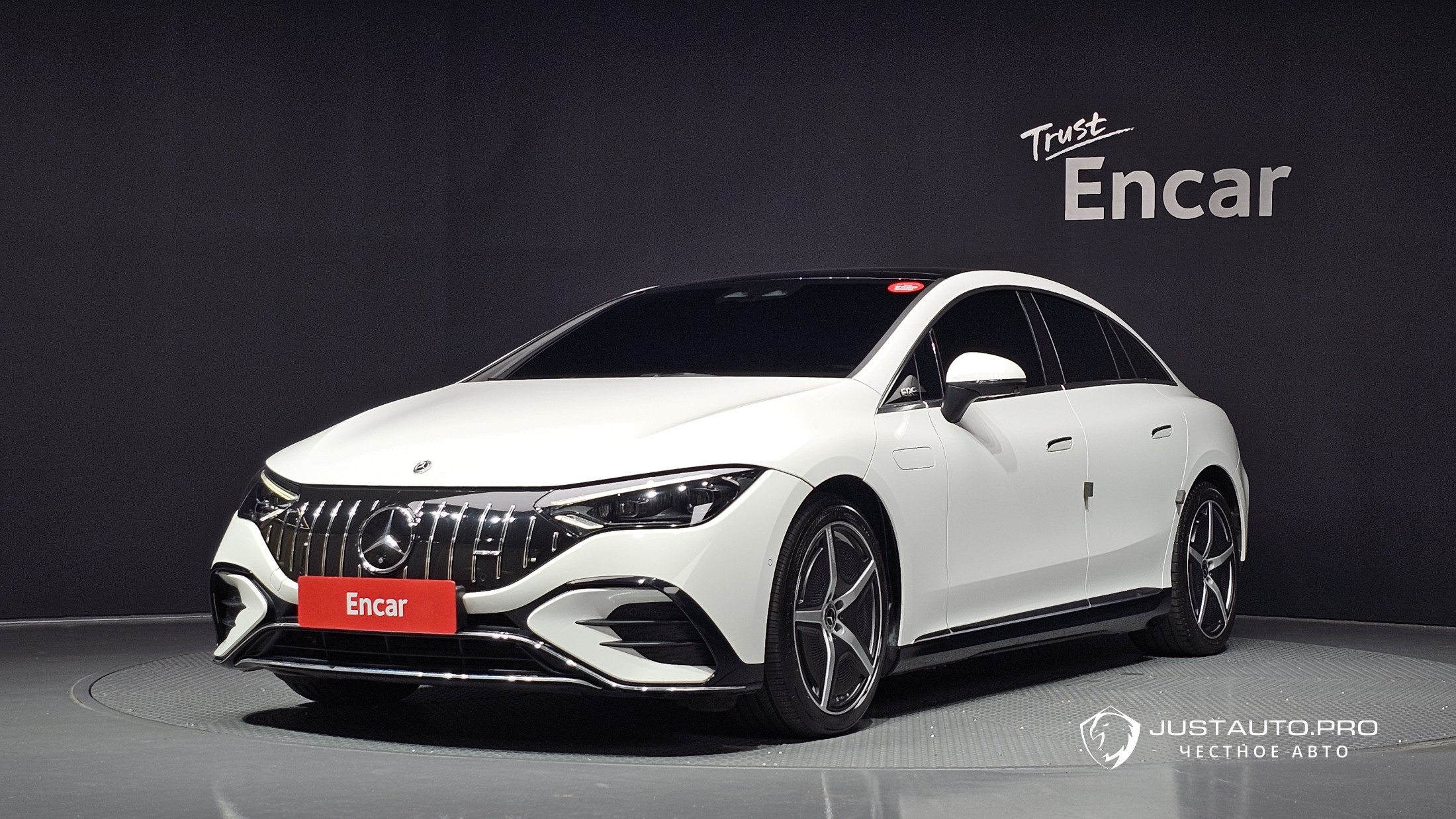 Автомобиль Mercedes-Benz EQE