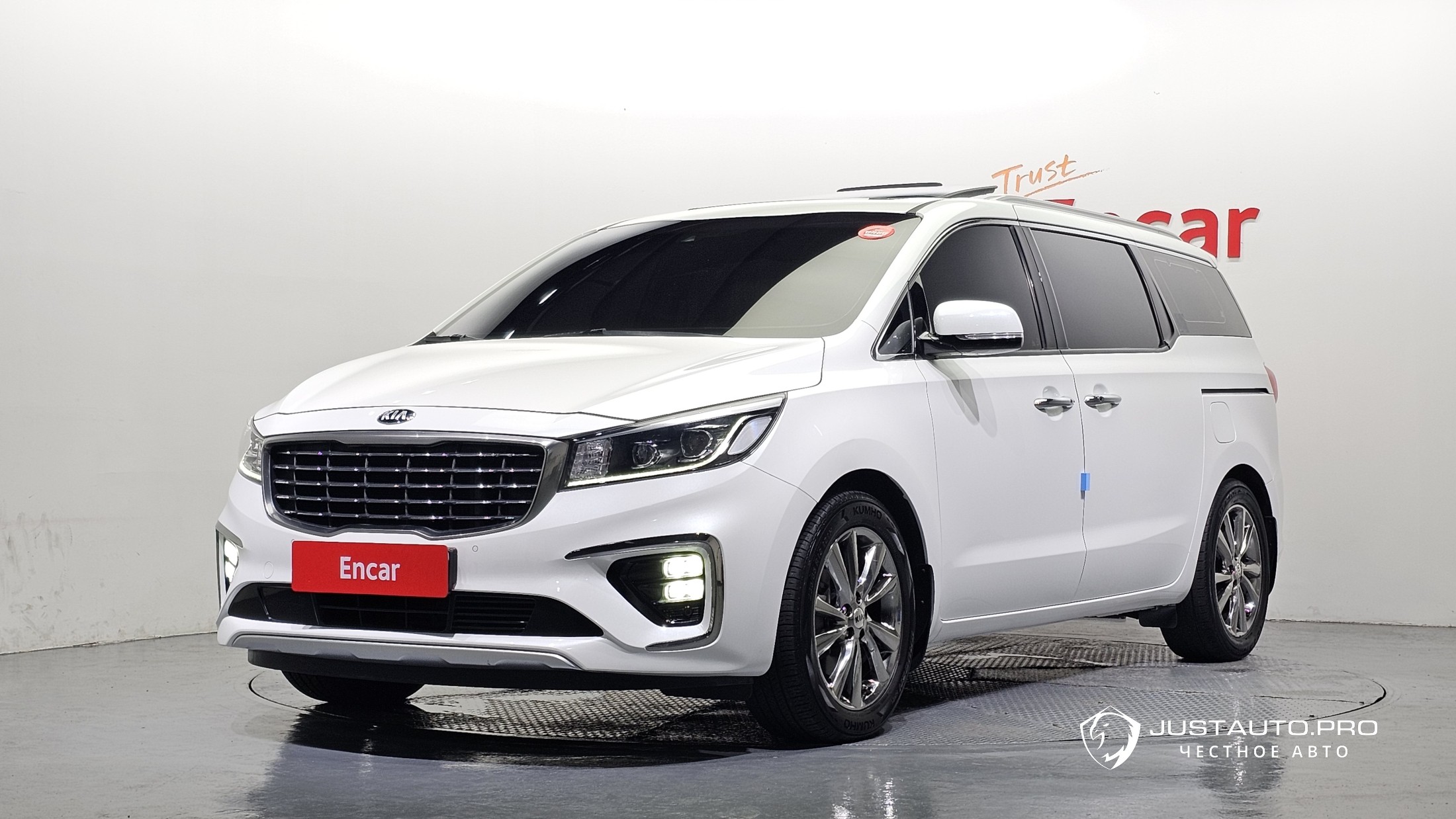 Автомобиль Kia Canival