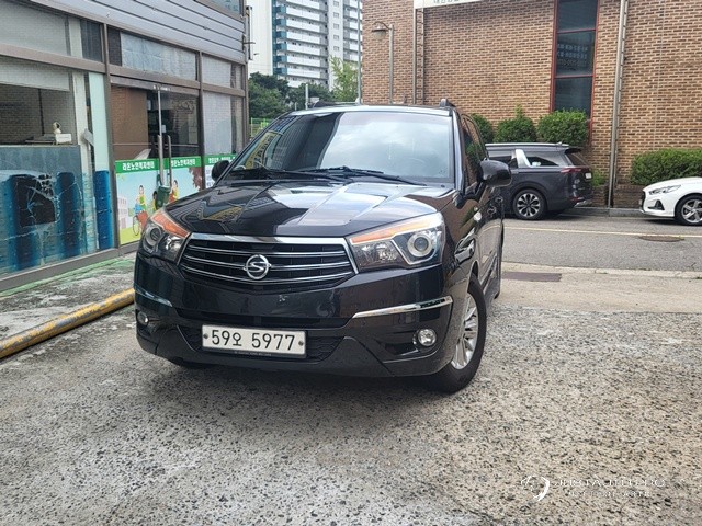 Автомобиль KG_Mobility_Ssangyong KORANDO