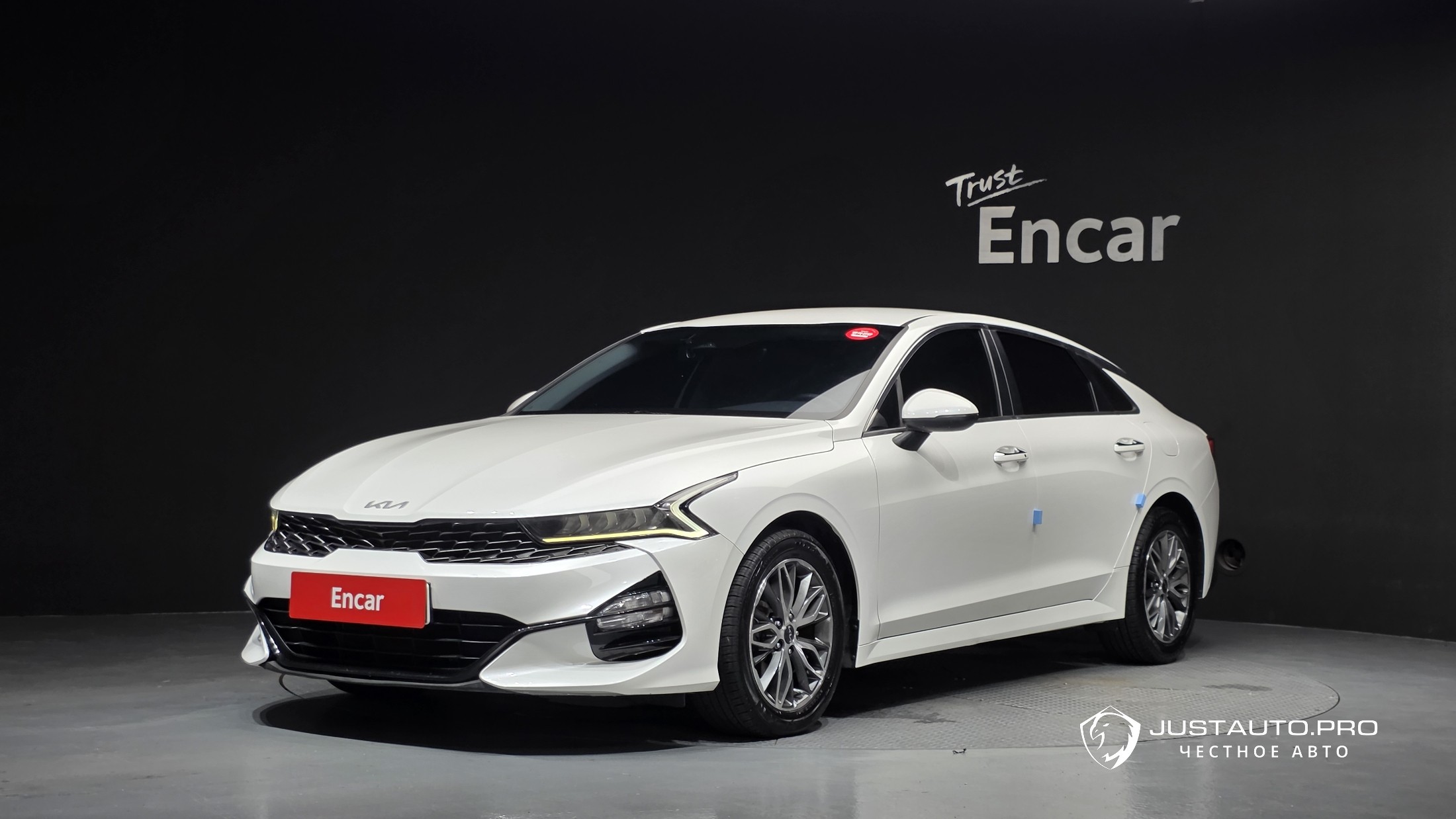 Автомобиль Kia K5