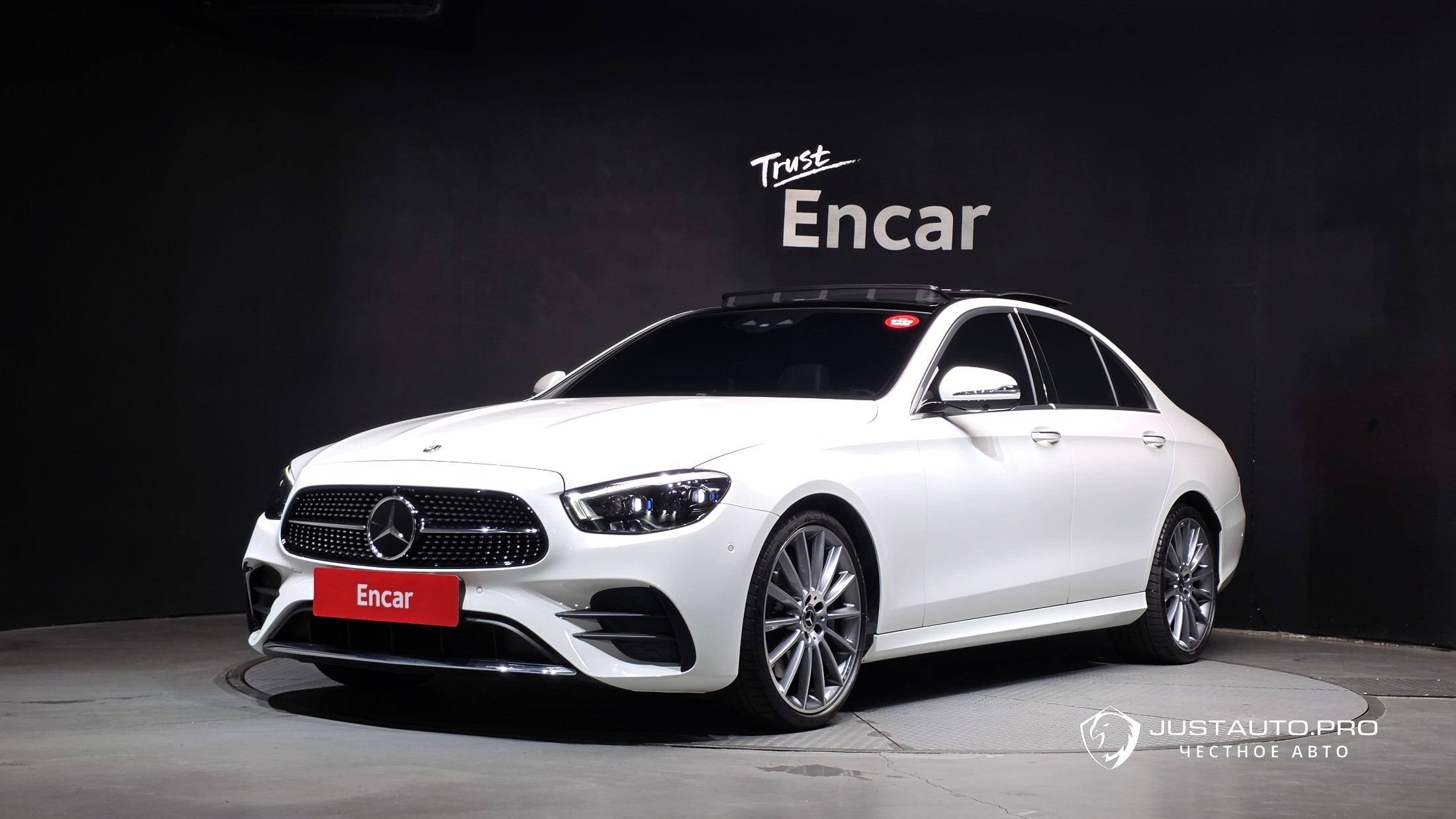 Автомобиль Mercedes-Benz E-Class