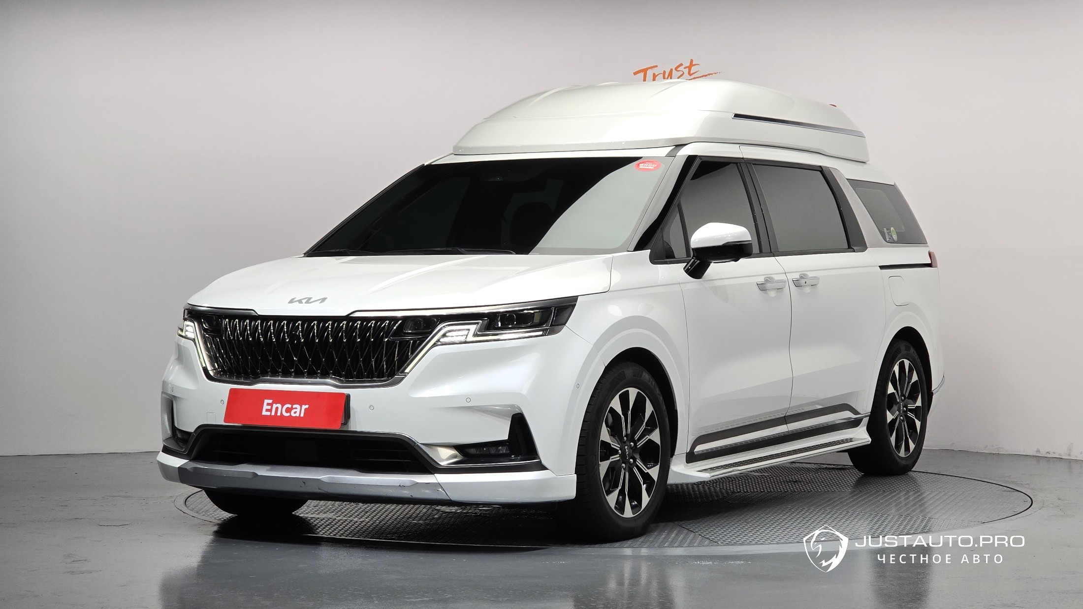 Автомобиль Kia Canival