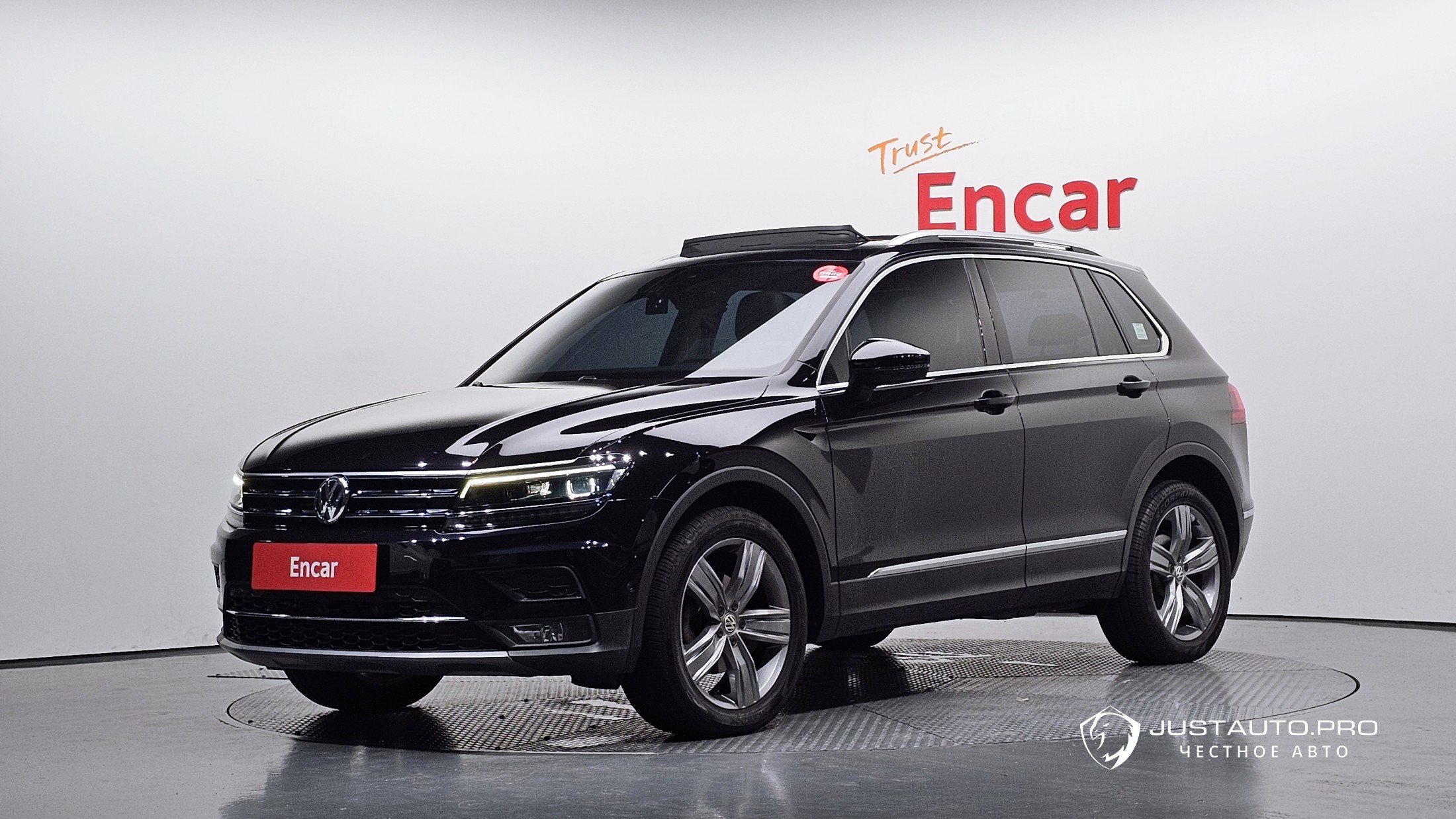 Автомобиль Volkswagen Tiguan