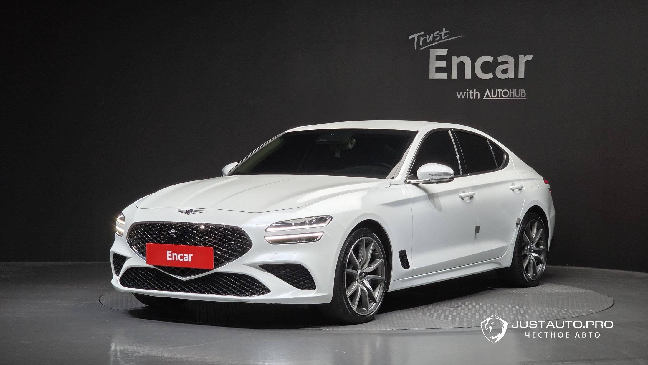 Автомобиль Genesis G70