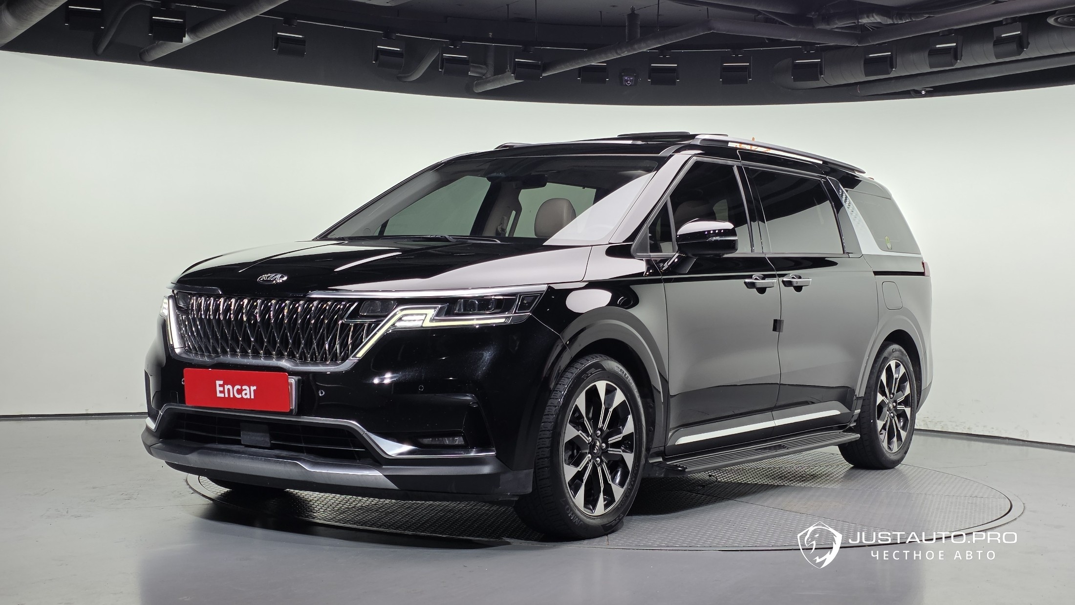 Автомобиль Kia Canival